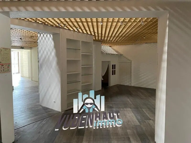 Retail in Portet-sur-Garonne to rent Interior Photo- Image 1 of 19