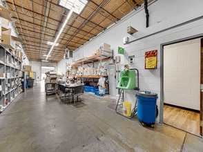 2271-2289 Devon Ave, Elk Grove Village, IL to rent Interior Photo- Image 2 of 4