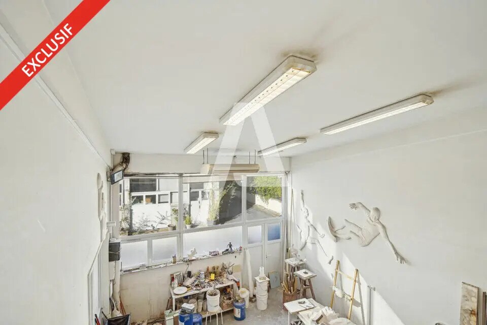 Office in Le Kremlin-Bicêtre to rent Building Photo- Image 1 of 9