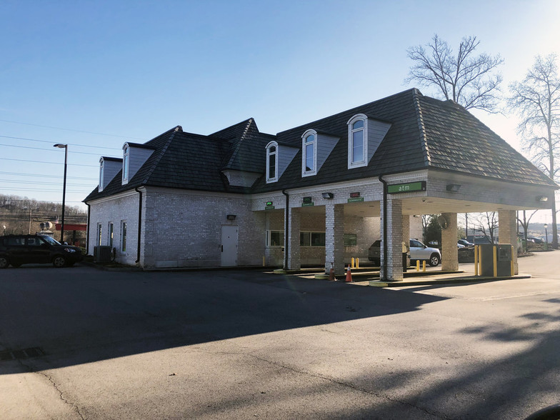 10245 Kingston Pike, Knoxville, TN for sale - Building Photo - Image 1 of 1