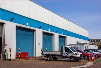 Trinity St, Oldbury to rent Building Photo- Image 2 of 6