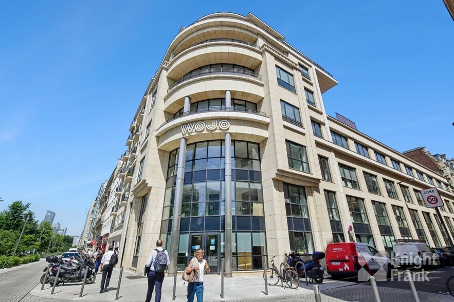88 Avenue Charles De Gaulle, Neuilly-sur-Seine to rent - Building Photo - Image 3 of 11