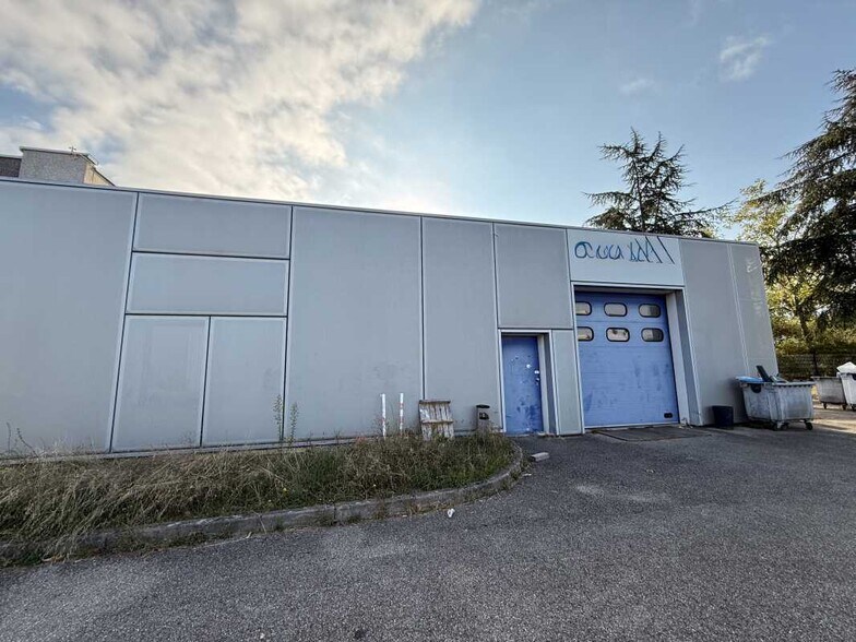 Light Industrial in Décines-Charpieu to rent - Building Photo - Image 3 of 15