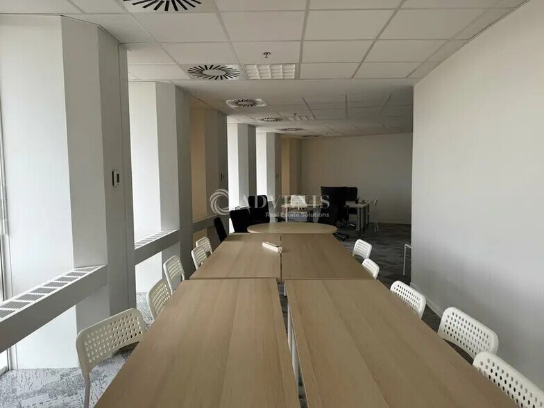 Office in Lyon to rent - Interior Photo - Image 3 of 6