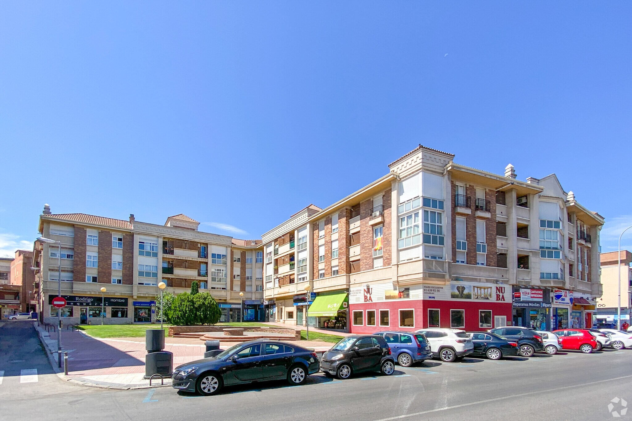 Retail in Majadahonda, Madrid to rent Primary Photo- Image 1 of 5