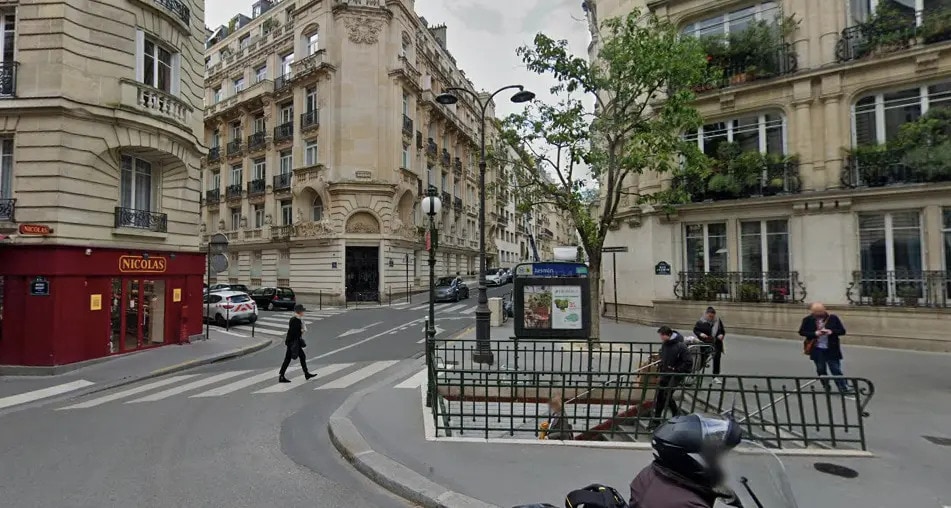 Location Commerce 335 m² - Photo 1