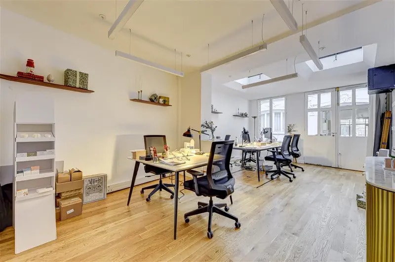 Office in Paris for sale Interior Photo- Image 1 of 9