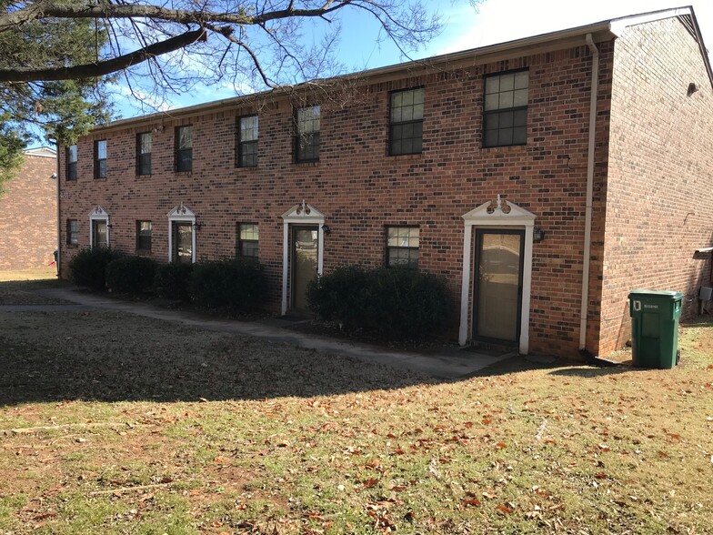 4931 Cotton Row NW, Huntsville, AL for sale - Primary Photo - Image 1 of 1