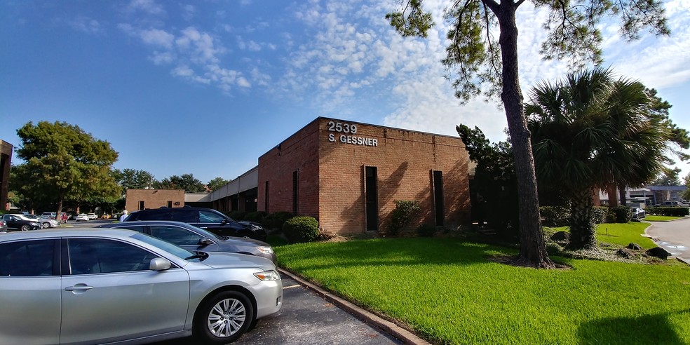 2539 S Gessner Rd, Houston, TX for rent - Building Photo - Image 3 of 4