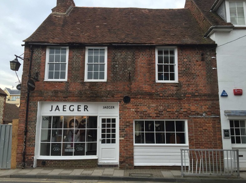 38-39 Little London, Chichester for sale - Primary Photo - Image 1 of 1