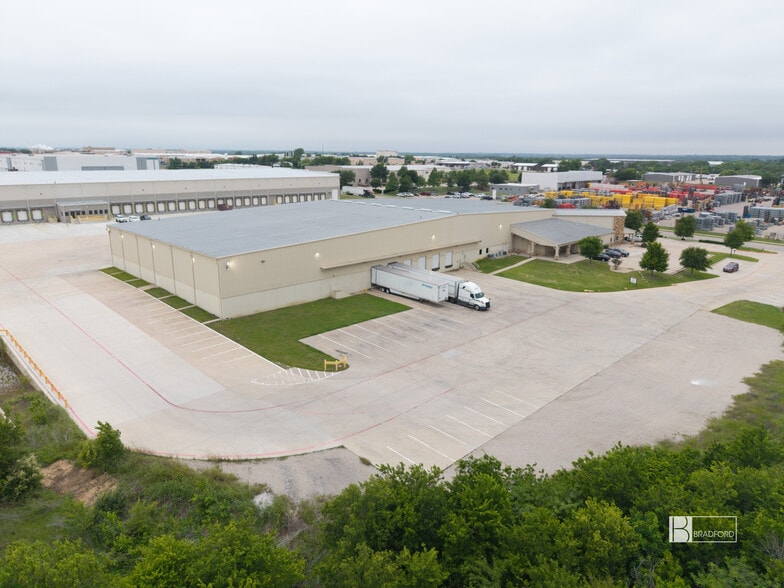 Mansfield Industrial Portfolio portfolio of 2 properties for sale on LoopNet.co.uk - Building Photo - Image 3 of 14