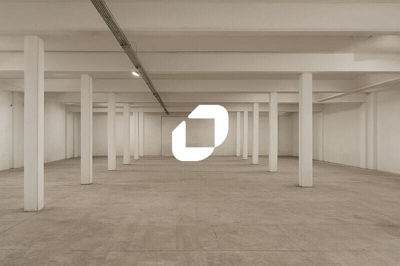 Light Industrial in Montrouge to rent - Interior Photo - Image 2 of 2