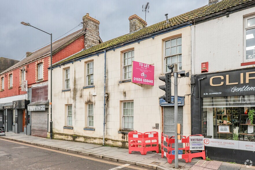 41-43 Market St, Bridgend for rent - Building Photo - Image 2 of 2