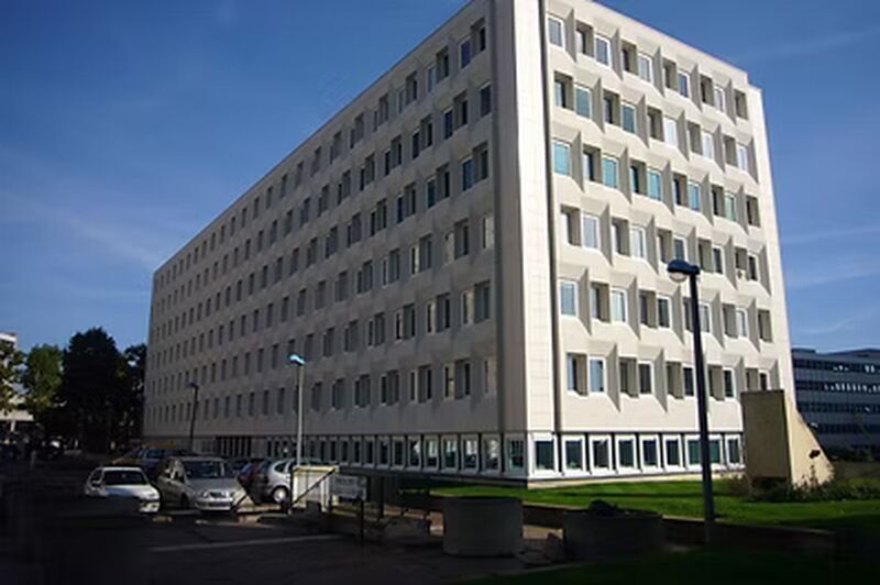Office in Créteil to rent Building Photo- Image 1 of 21