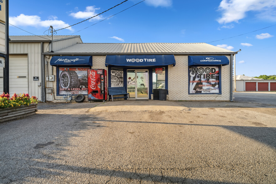 821 E Main St, Clarksville, AR for sale - Primary Photo - Image 1 of 30