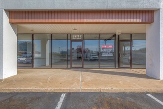 7030 S Lewis Ave, Tulsa, OK for rent Building Photo- Image 2 of 11