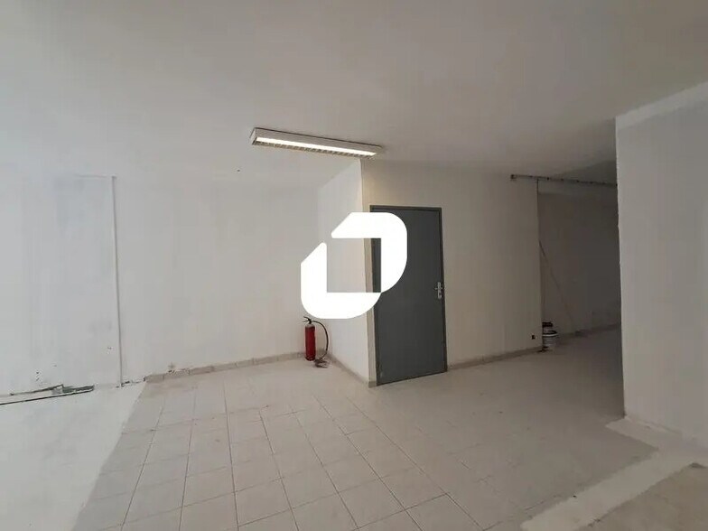 Retail in Bordeaux for sale - Interior Photo - Image 3 of 10