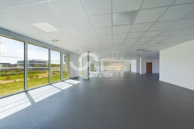 Office in Montpellier to rent Building Photo- Image 1 of 19