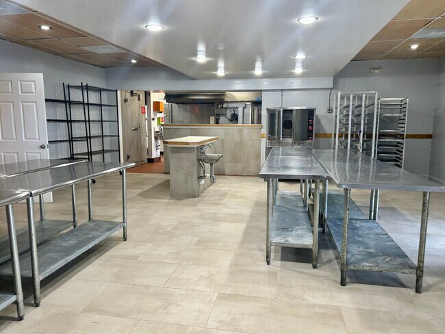 More details for 2083 N Powerline Rd, Pompano Beach, FL - Light Industrial to Rent