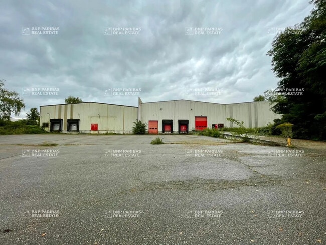 Location Local d'activités 4 858 m²