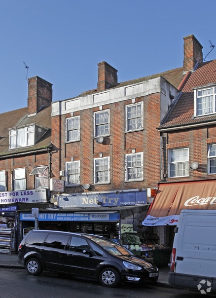 27 Watling Ave, Harrow for sale - Building Photo - Image 2 of 2