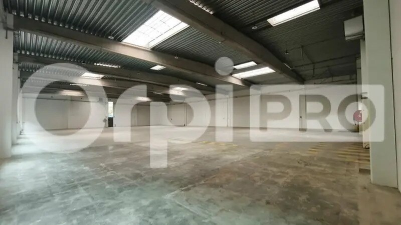 Industrial in Chilly-Mazarin to rent - Interior Photo - Image 2 of 6