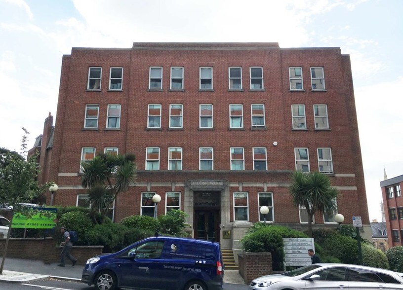 35 Richmond Hl, Bournemouth to rent - Building Photo - Image 2 of 2