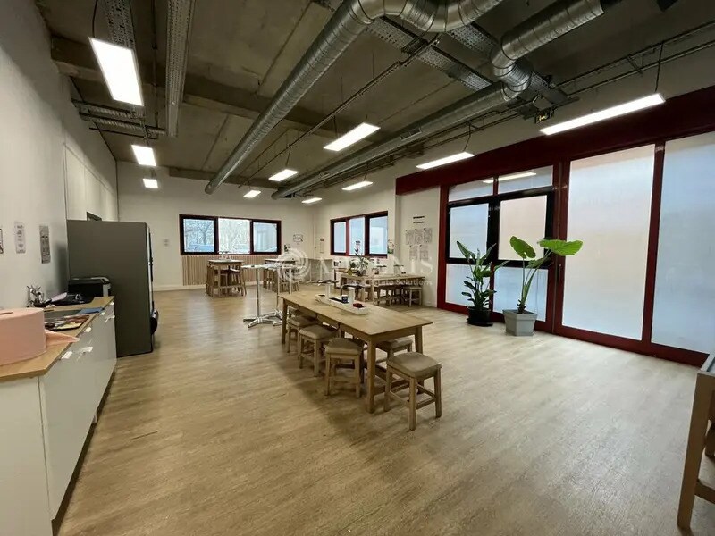 Office in Villepinte to rent Interior Photo- Image 1 of 11