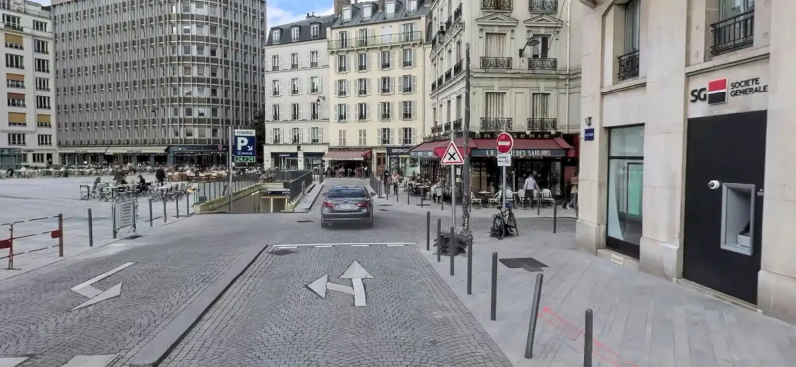 Retail in Neuilly-sur-Seine to rent Building Photo- Image 1 of 3