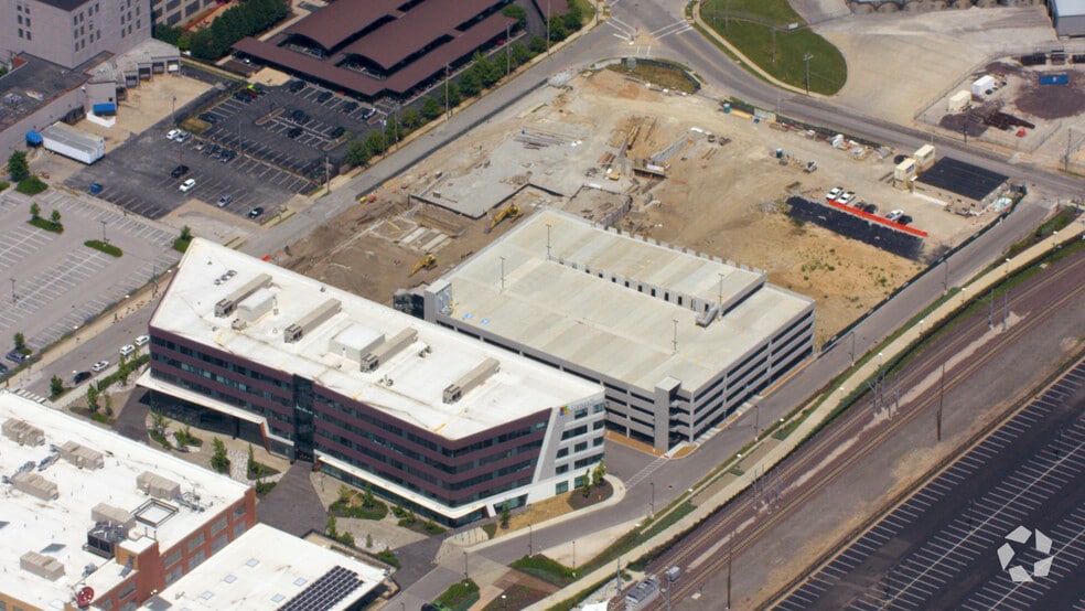 4210 Duncan Ave, Saint Louis, MO to rent - Aerial Video - Image 3 of 13