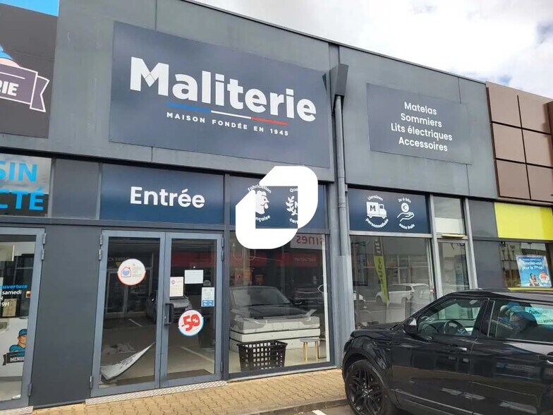 Retail in Mérignac to rent - Building Photo - Image 1 of 8