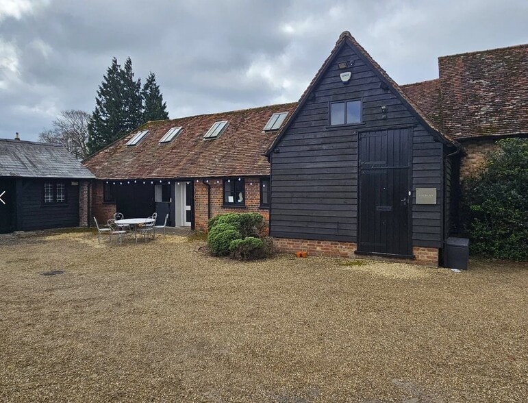 Redbournbury Ln, St Albans to rent - Building Photo - Image 2 of 3