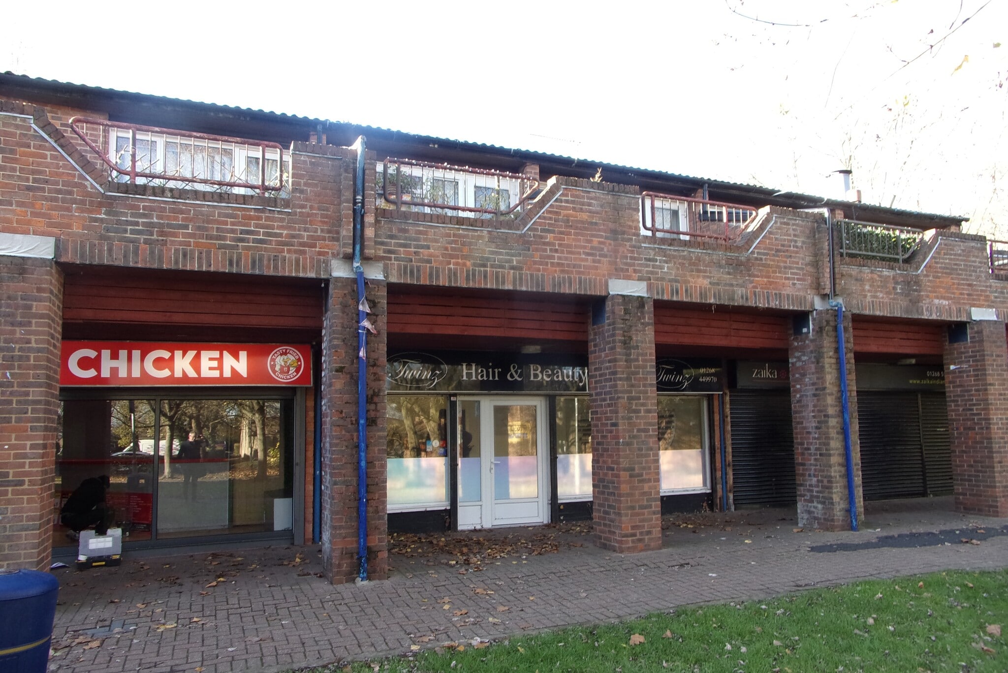 7-9 Chalvedon Sq, Basildon to rent Building Photo- Image 1 of 6