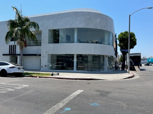 8302 Melrose Ave, Los Angeles, CA for rent - Building Photo - Image 1 of 9