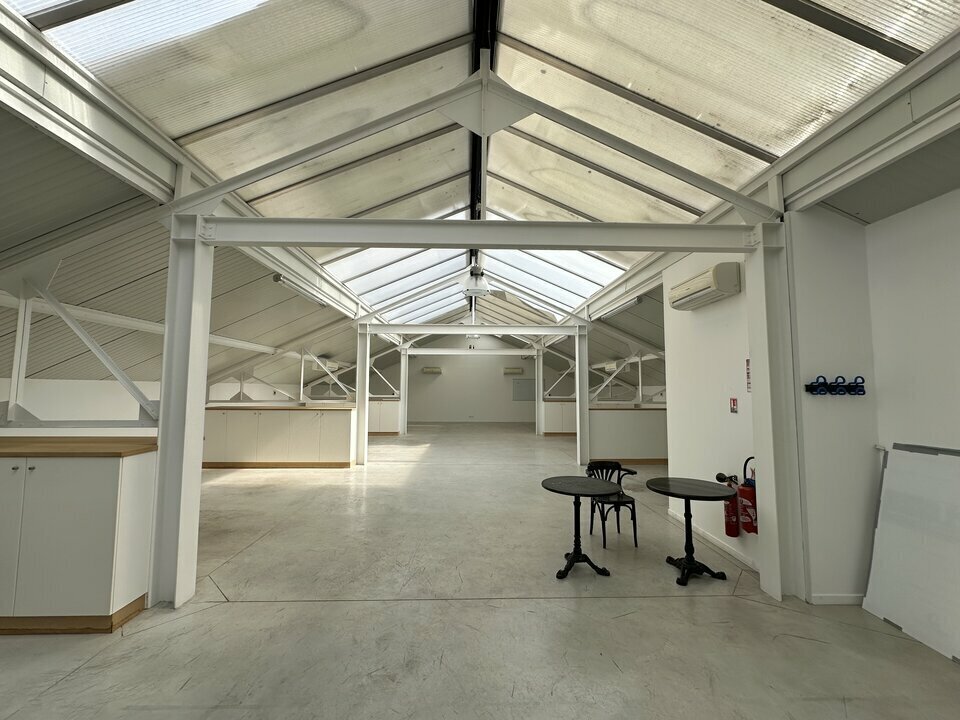 Light Industrial in Saint-Maur-des-Fossés for sale Interior Photo- Image 1 of 3