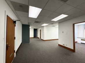 77 W Washington St, Chicago, IL to rent Interior Photo- Image 1 of 5