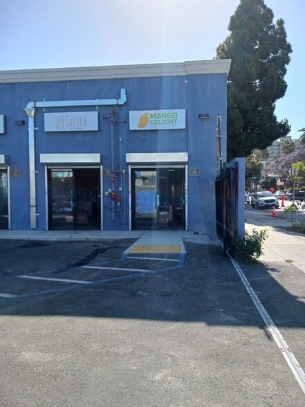 222 E 10th St, Long Beach, CA to rent - Building Photo - Image 3 of 13