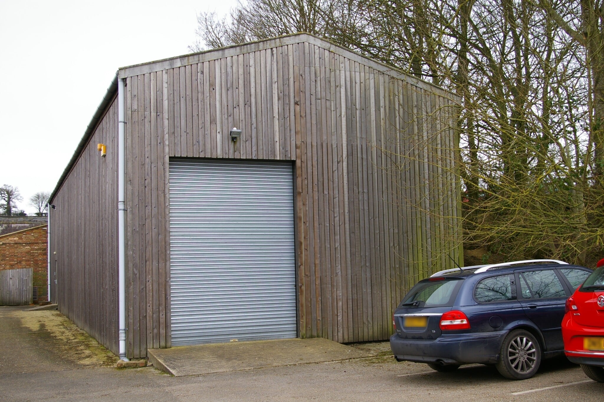 Thame Rd, Aylesbury to rent Primary Photo- Image 1 of 2