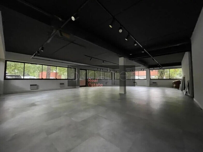 Office in Mérignac to rent - Interior Photo - Image 2 of 6