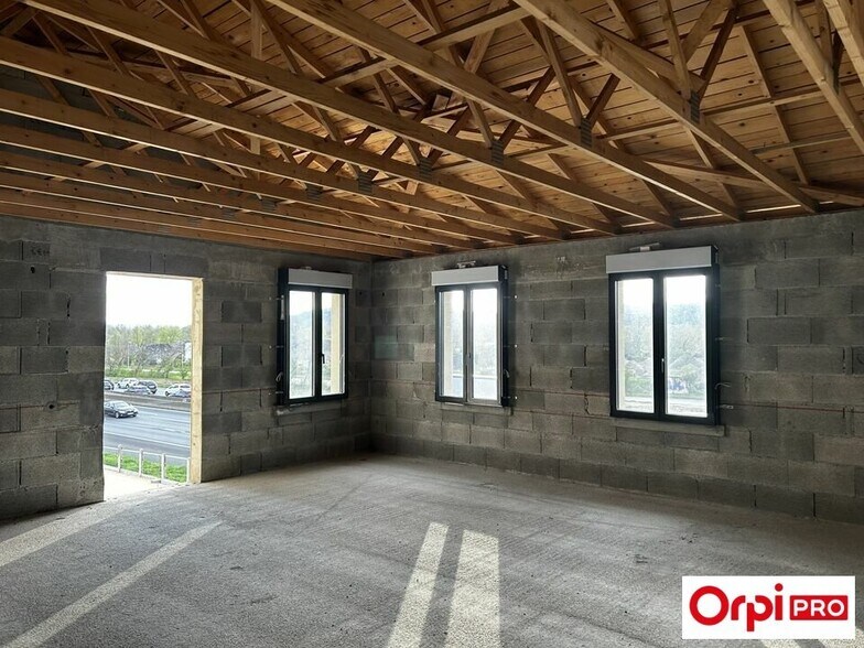 Office in Ternay to rent - Building Photo - Image 3 of 7
