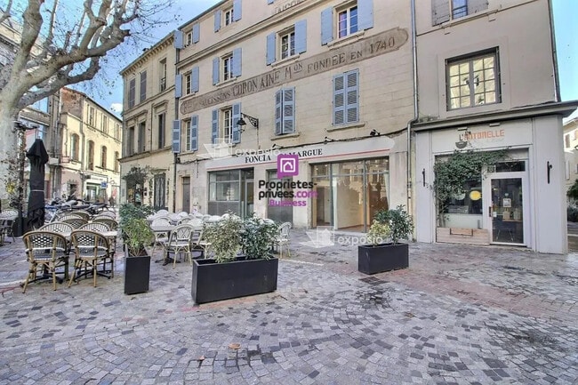 Location Bureaux 196 m²