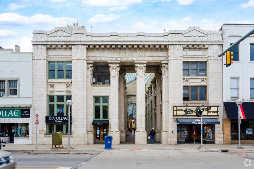 326-330 S State St, Ann Arbor, MI for rent - Building Photo - Image 1 of 3