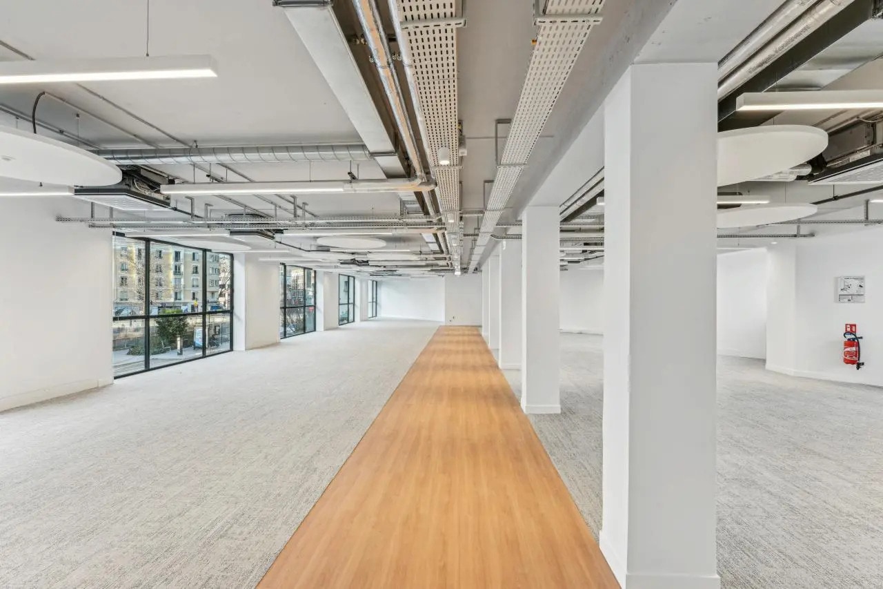 Office in Boulogne-Billancourt to rent Interior Photo- Image 1 of 1