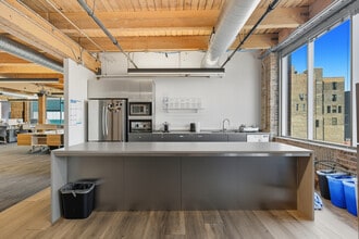 225 W Ohio St, Chicago, IL to rent Interior Photo- Image 2 of 12