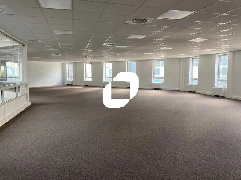 Office in Cergy to rent - Interior Photo - Image 3 of 10