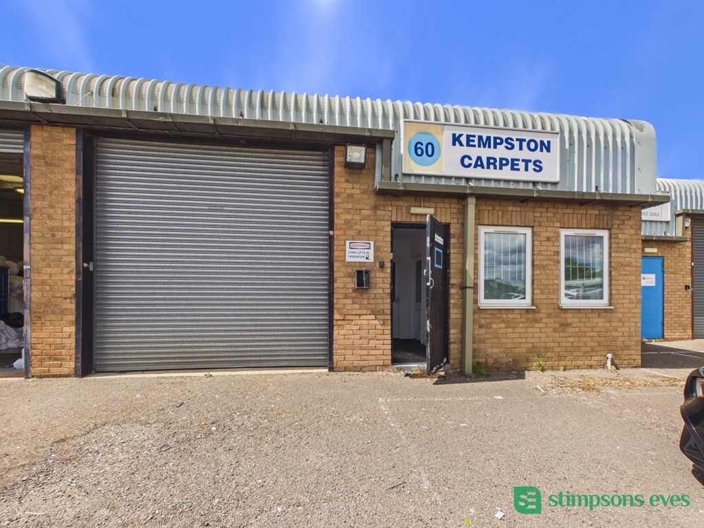 60 Singer Way, Kempston to rent Building Photo- Image 1 of 8