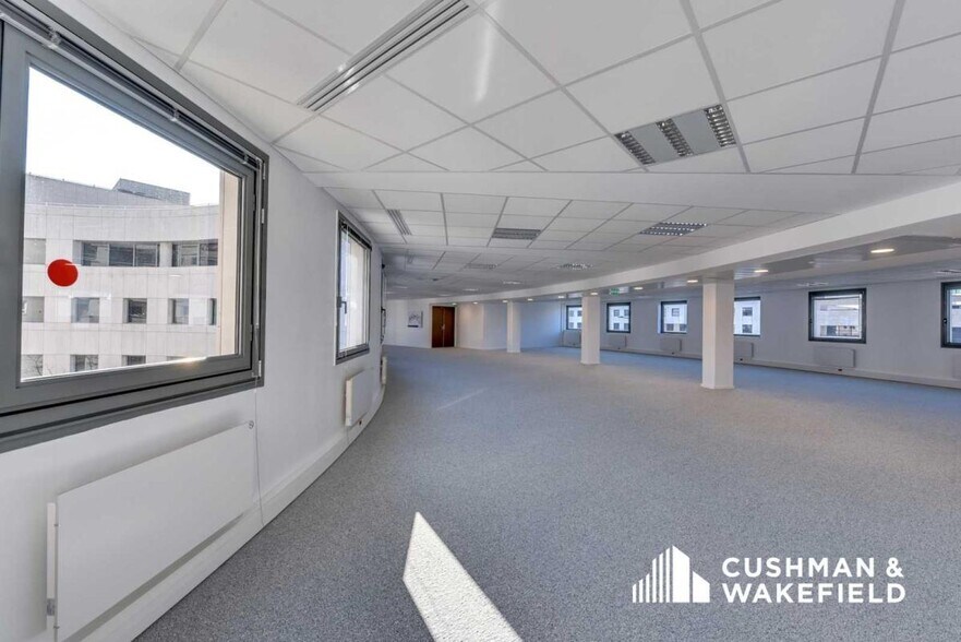 Office in Rueil-Malmaison to rent - Building Photo - Image 3 of 38