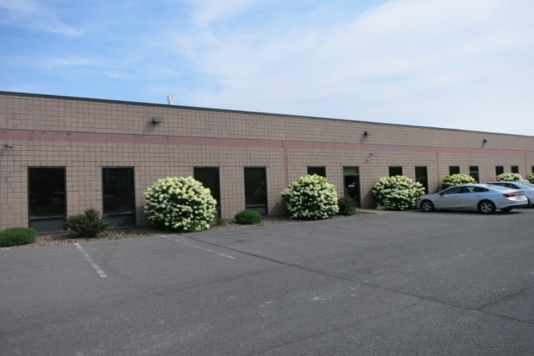 31 Corporate Circle, East Syracuse, NY for rent - Primary Photo - Image 1 of 1