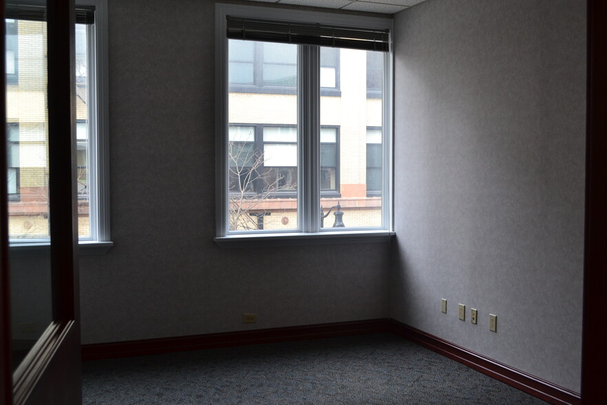 400 Main St, Lafayette, IN for rent - Interior Photo - Image 3 of 9