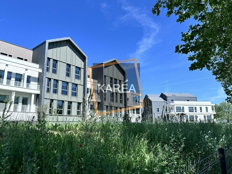 Office in Serris to rent - Building Photo - Image 2 of 5